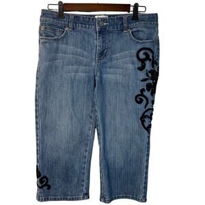 White House Black Market Blanc Women’s Embroidered Capris Jeans Size 6
